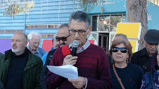 HÜKÜMETE TENCERE VE TAVA GÖSTERDİLER