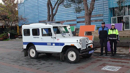 1954 MODEL NOSTALJİK JİP TANITILDI
