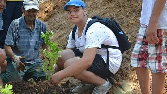 Büyük Samanlık Plajı'nda Ağaç Dikim Etkinliği