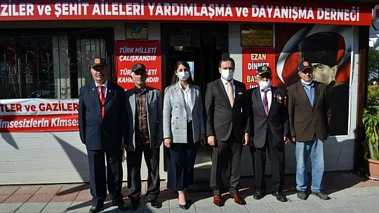 Kaymakam Fırat'tan, gaziler derneğine ziyaret