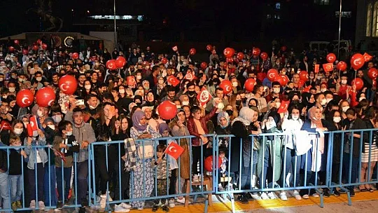 Seydikemer'de Cumhuriyet Konseri Coşkusu