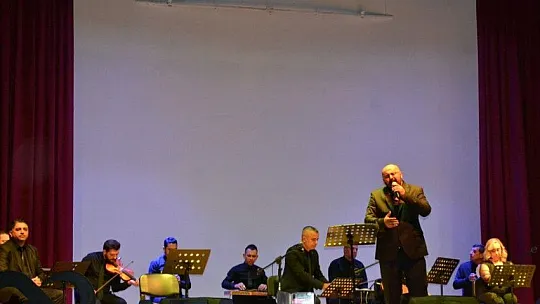 Türküleri Atatürk için Söylediler