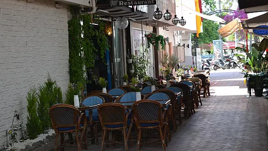 Paspatur sokakları boş kaldı