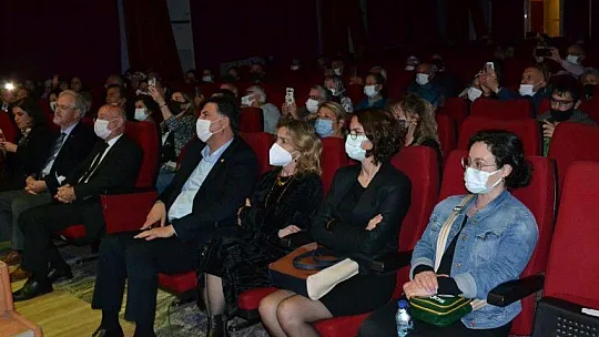 Türküleri Atatürk için Söylediler