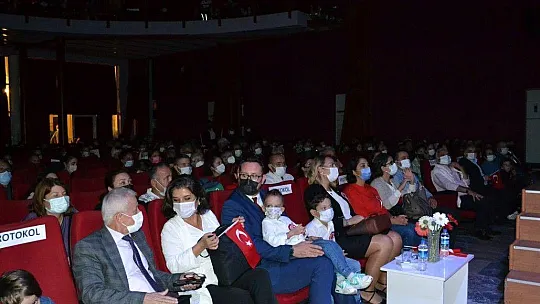 Ata okullarından Cumhuriyet Bayramı konseri