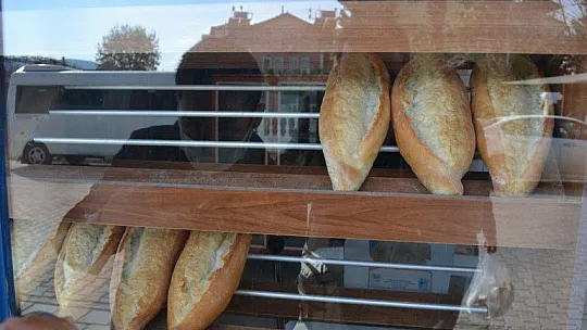 200 gram Ekmek Gayriresmi 2.5 TL