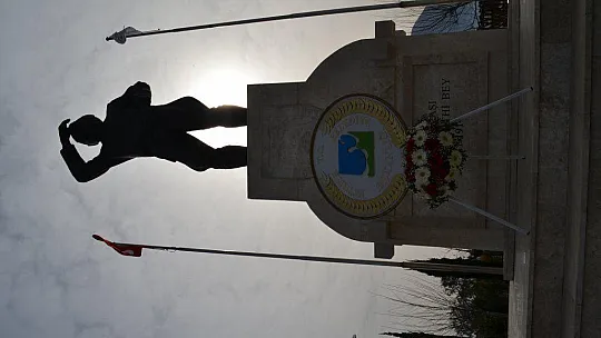 ŞEHİT FETHİ BEY TÖRENLE ANILDI