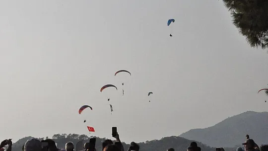 HAVA OYUNLARI FESTİVALİ RENKLİ GÖSTERİLERE EV SAHİPLİĞİ YAPIYOR