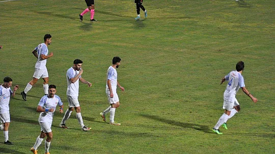 FETHİYESPOR EVİNDE KİMSEYİ AFFETMİYOR 3-1