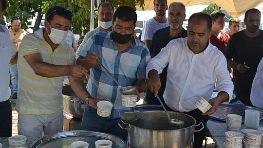 İksirci Tezcan'dan aşure etkinliği