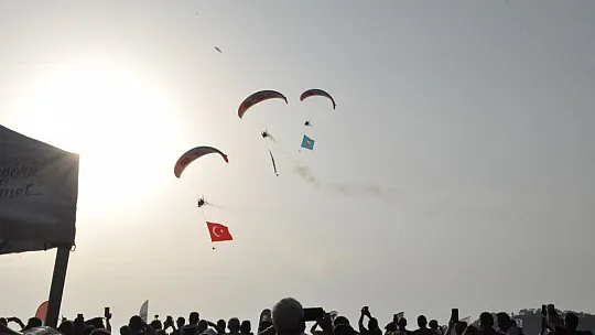 HAVA OYUNLARI FESTİVALİ RENKLİ GÖSTERİLERE EV SAHİPLİĞİ YAPIYOR
