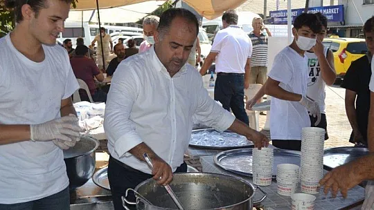 İksirci Tezcan'dan aşure etkinliği