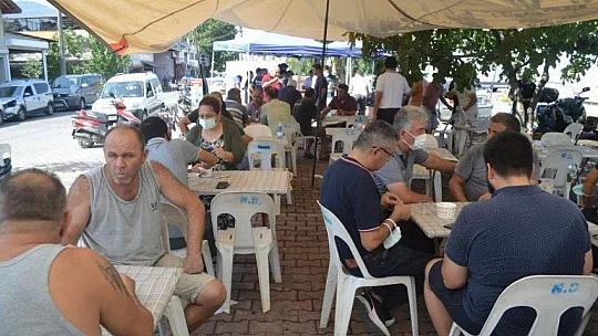 İksirci Tezcan'dan aşure etkinliği