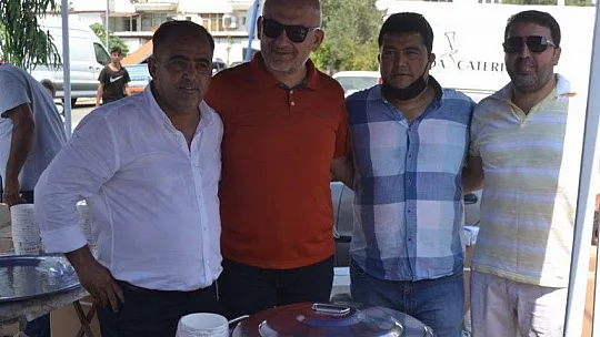 İksirci Tezcan'dan aşure etkinliği