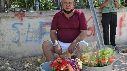 Arefe Günü mezar ziyaretleri unutulmadı
