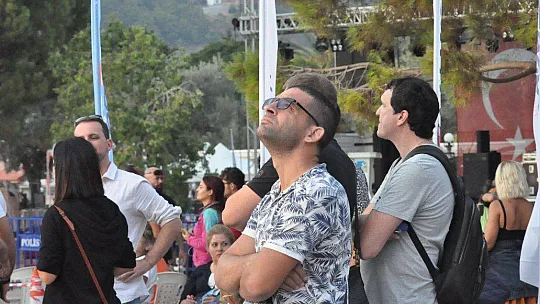 HAVA OYUNLARI FESTİVALİ RENKLİ GÖSTERİLERE EV SAHİPLİĞİ YAPIYOR