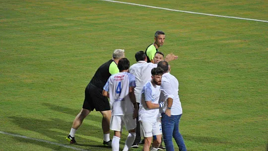 FETHİYESPOR EVİNDE KİMSEYİ AFFETMİYOR 3-1