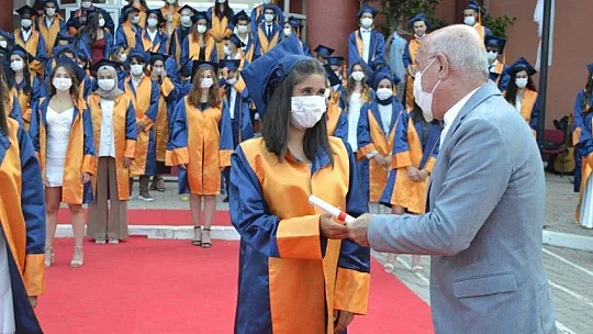 Fethiye Sağlık Bilimleri Fakültesi 2020-2021 Mezunlarını Verdi