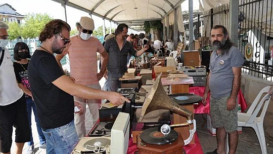Fethiye Antika Pazarı antika severleri buluşturuyor