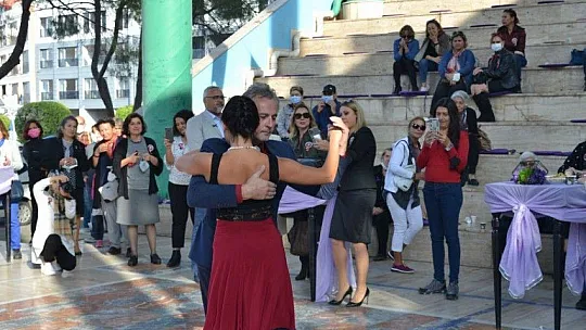 Türk kadınlar Birliği 50. Yılını kutladı