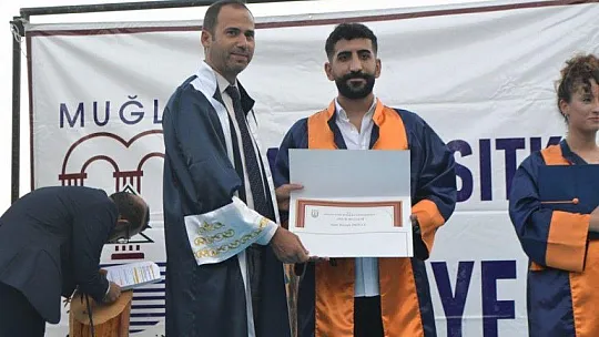 Fethiye İşletme Fakültesinde mezuniyet heyecanı