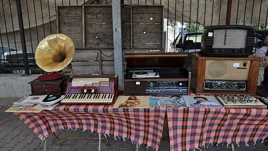 Fethiye Antika Pazarı antika severleri buluşturuyor