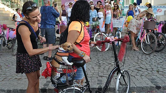 SÜSLÜ KADINLAR BİSİKLET TURUNDA KADINLAR, 10.YILDA DA PEDAL ÇEVİRDİ