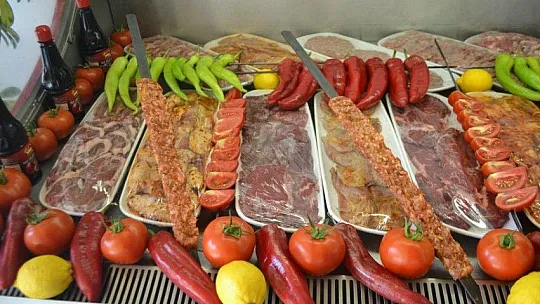 Saklıkent'e değer katacak 'Kırmızı Beyaz Et Restaurant' hizmetinizde