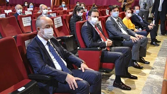 Emekli öğretmenlere Hizmet Şeref Belgeleri sunuldu