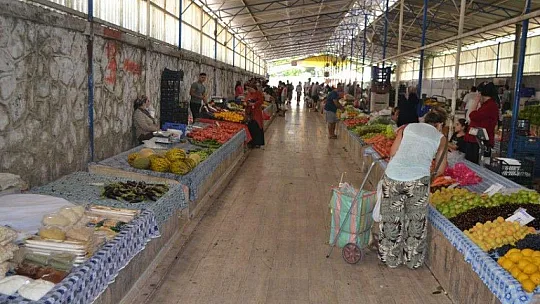 Bayram öncesi son pazar boş kaldı