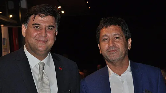 BAŞKAN KARACA MUHTARLARLA AKŞAM YEMEĞİNDE BİR ARAYA GELDİ