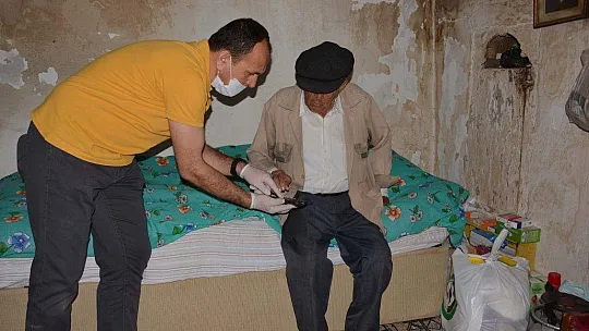 Seydikemer Belediyesinden İsmail Dede'ye Eşya Yardımı