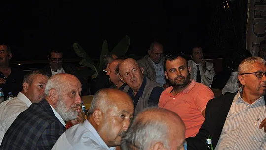 BAŞKAN KARACA MUHTARLARLA AKŞAM YEMEĞİNDE BİR ARAYA GELDİ