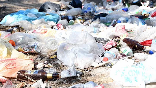 Gemiler Darboğaz'da temizlik çalışması yapıldı