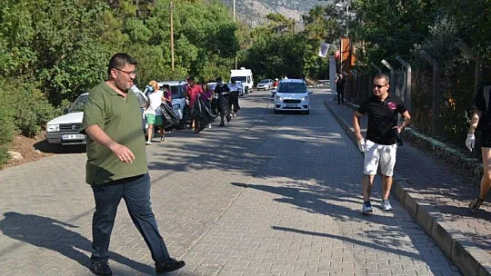 Ölüdeniz'de Bayram Sonu Çevre Temizliği Yapıldı
