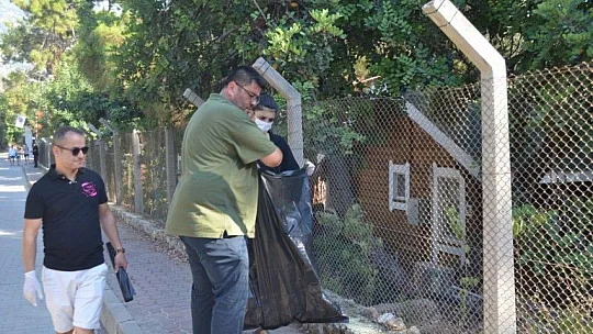 Ölüdeniz'de Bayram Sonu Çevre Temizliği Yapıldı