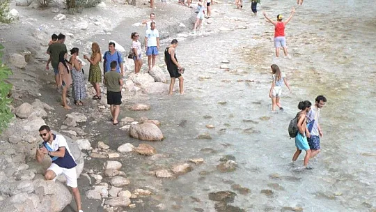 Saklıkent Kanyonuna turistler akın ediyor