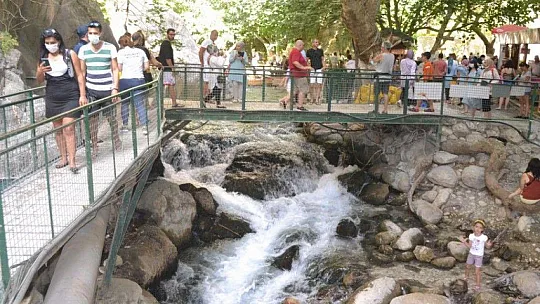 Saklıkent Kanyonuna turistler akın ediyor