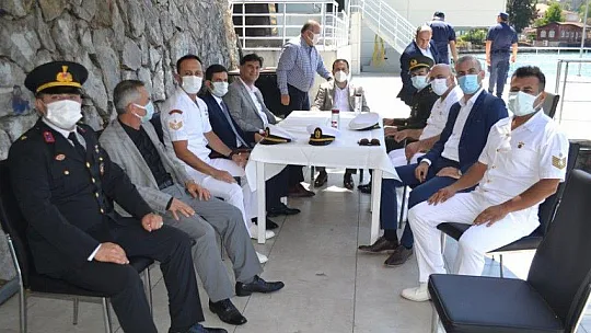 Protokol Üyelerinden Kolluk Kuvvetleri İle Huzurevine Bayramlaşma Ziyareti