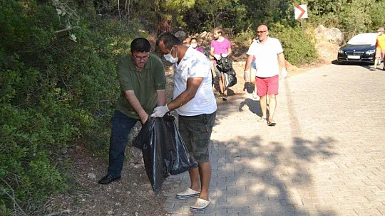 Ölüdeniz'de Bayram Sonu Çevre Temizliği Yapıldı
