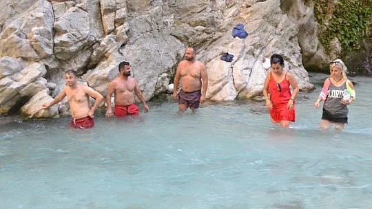 Saklıkent Kanyonuna turistler akın ediyor