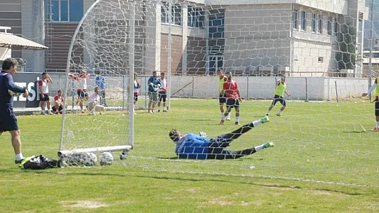 Fethiyespor'u kaptanlar çalıştırdı