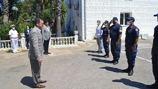 Protokol Üyelerinden Kolluk Kuvvetleri İle Huzurevine Bayramlaşma Ziyareti