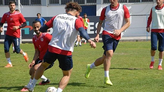 Fethiyespor'u kaptanlar çalıştırdı