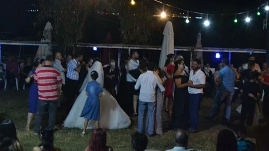 Eray Ertürk ile Aygün Maharramov rüya gibi bir düğünle dünya evine girdi
