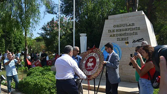 CUMHURİYET MEYDANINDA, CUMHURİYET COŞKUSU