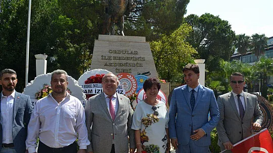 CUMHURİYET MEYDANINDA, CUMHURİYET COŞKUSU
