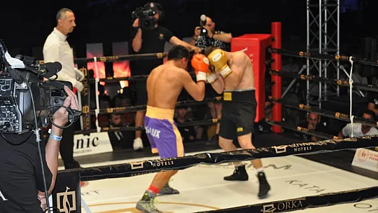 Fethiye WBC profesyonel boks gecesinde Kubilay Alcu gümüş kemeri kazandı