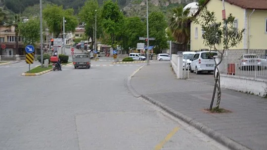 Ramazan ayının ilk hafta sonu kısıtlamasına uyuluyor