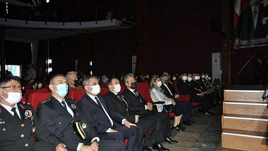 10 Kasım Atatürk'ü anma etkinliğinde duygu dolu anlar yaşandı